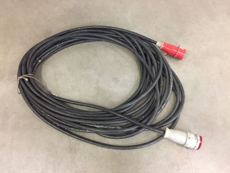 Verlengkabel 400 V.